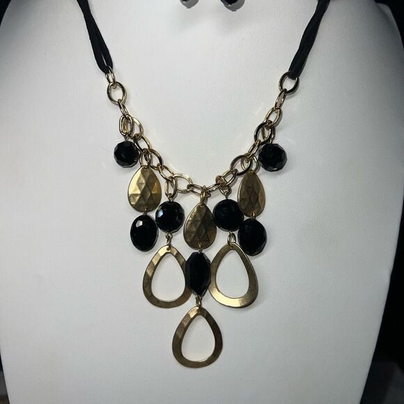 Premier Designs Modernist Abstract Statement Necklace and Earring Set - Picture 3 of 12